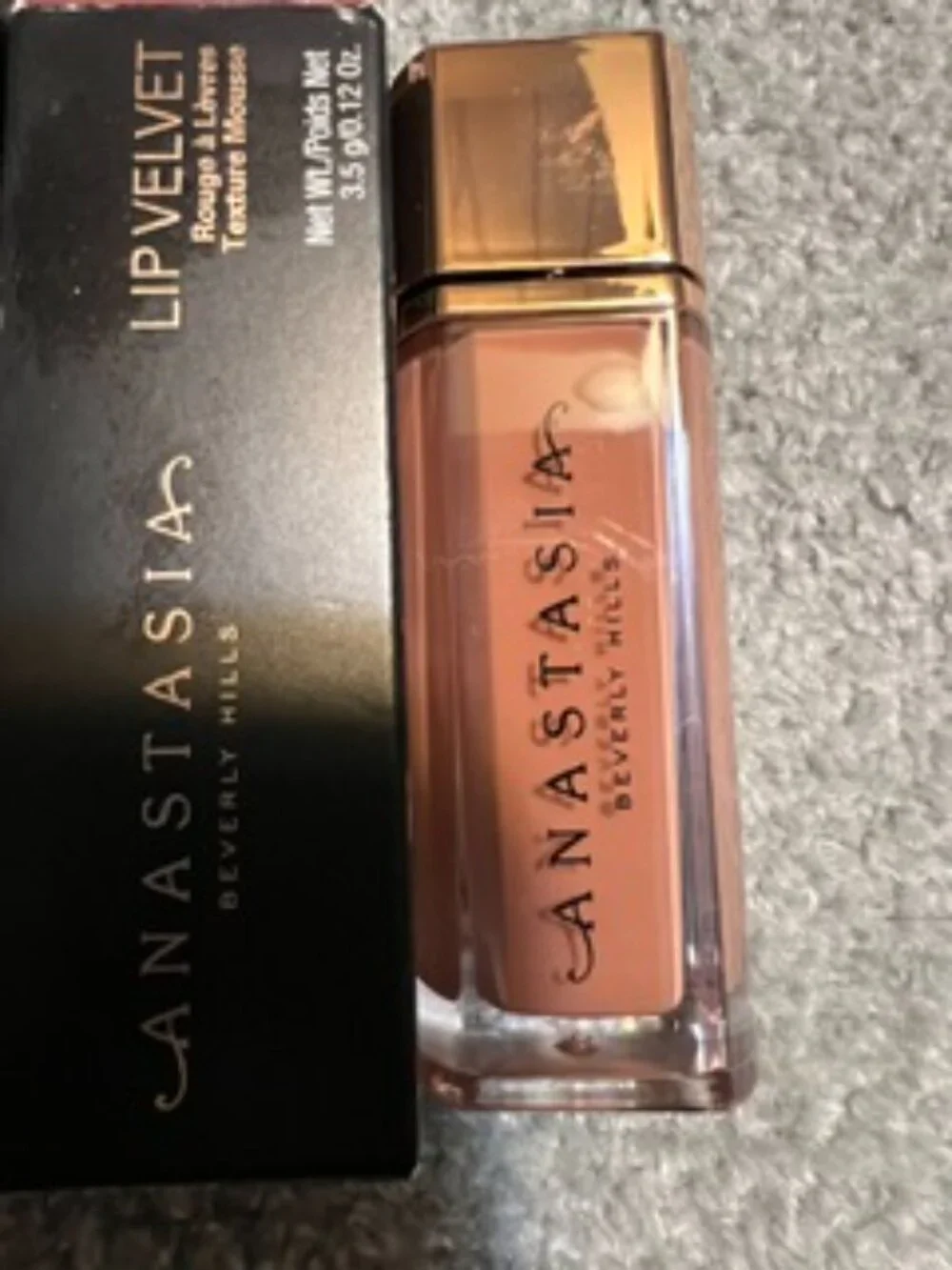 NWT 2 Full Size Anastasia Lip Velvets in Crush and Softy (neutrals)